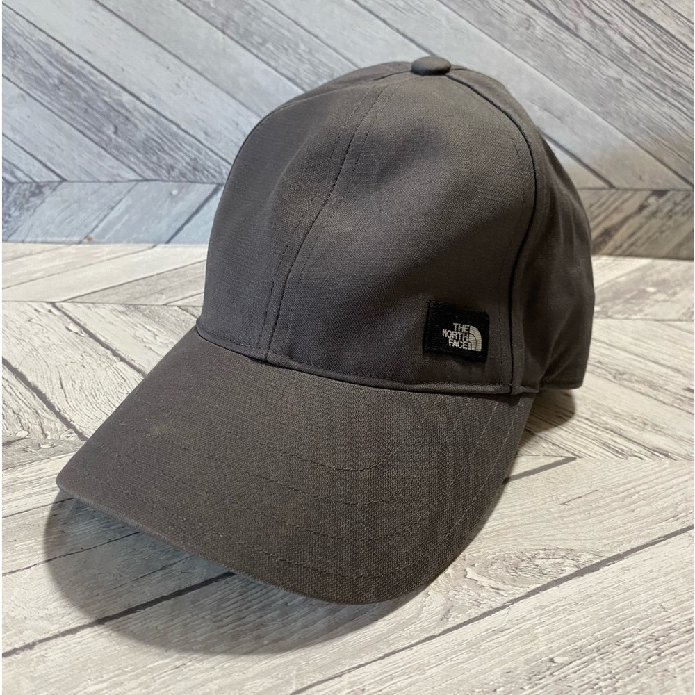 THE NORTH FACE CAP COLOR GRAY WITH ADJUSTABLE BUTTONS